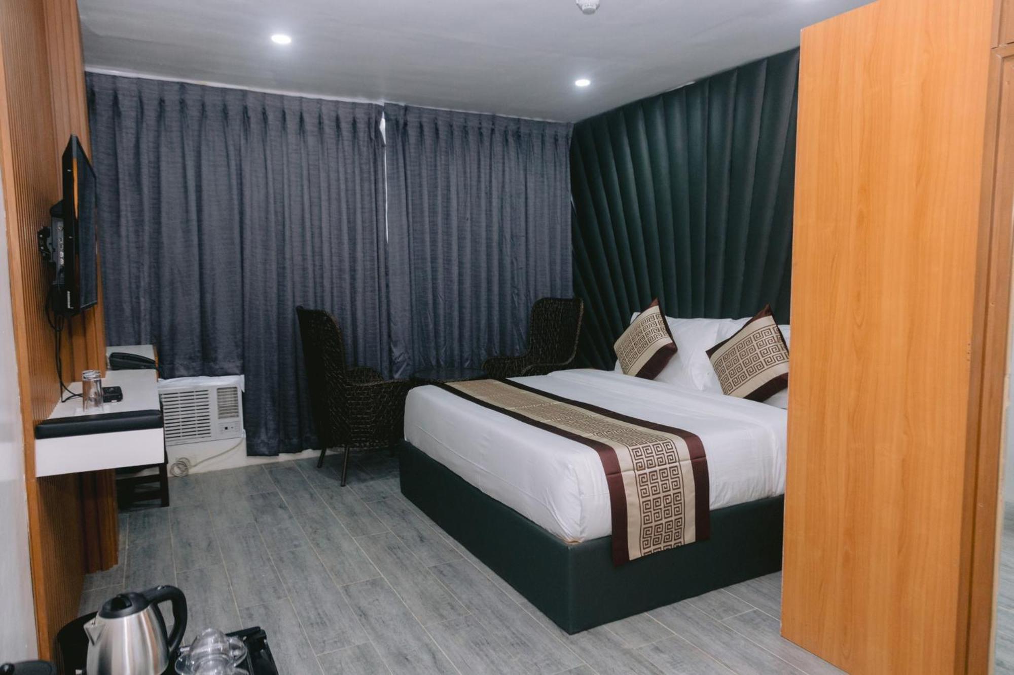 Shine Boutique Hotel Tagum Buitenkant foto